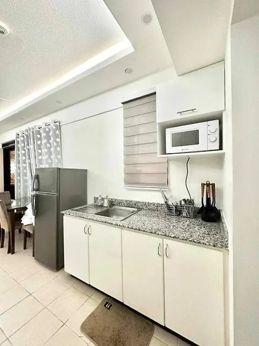 ダバオ　シティ3Br Fully Furnished With Balconyアパートメント フィリピン